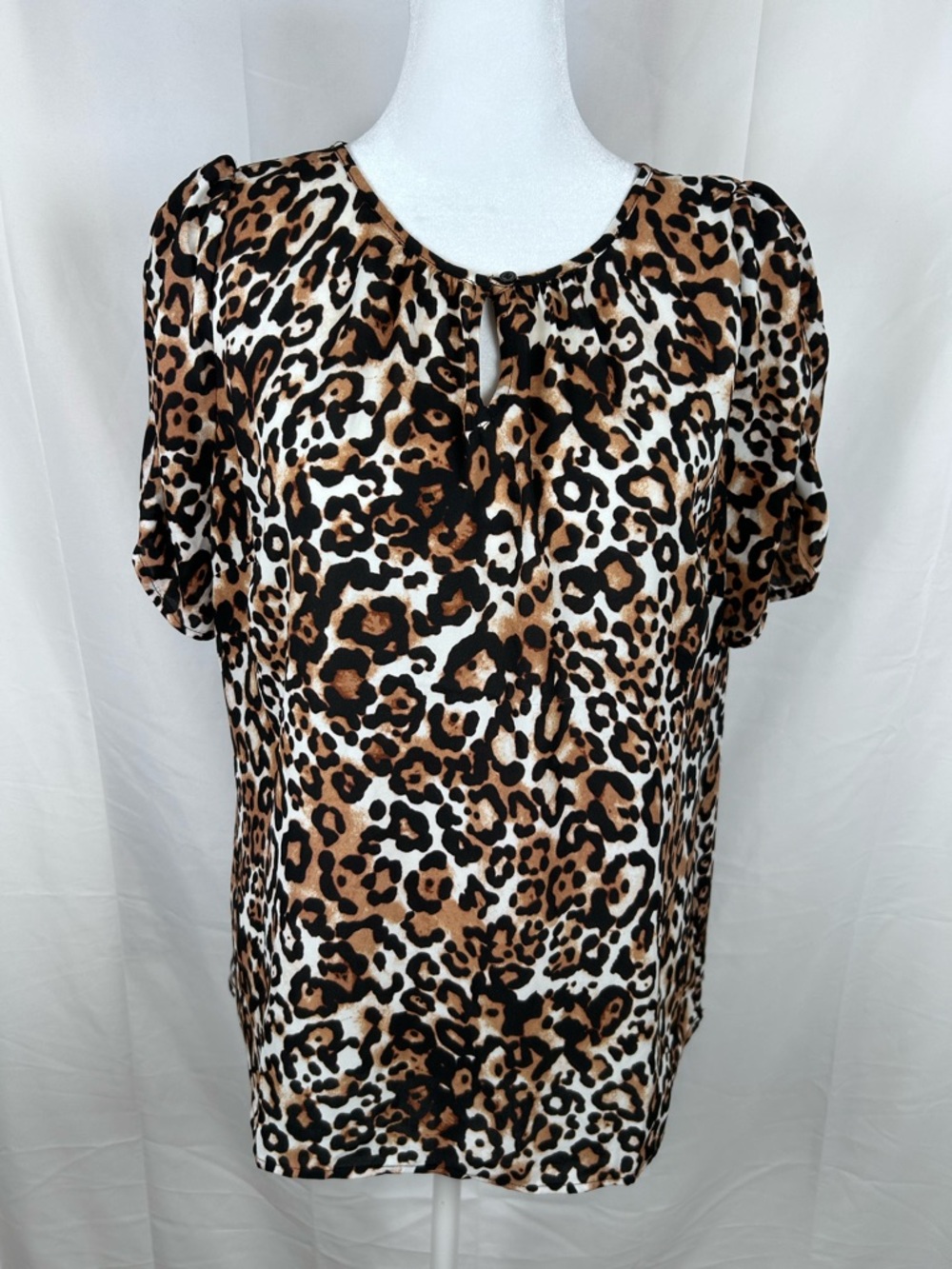 Talbots Petite Leopard Print Blouse Size MP Medium Puff Shoulder Keyhole